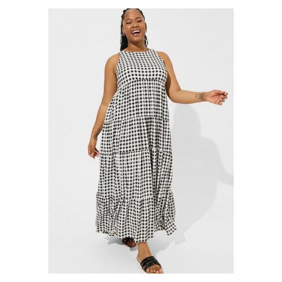 torrid Dresses & Skirts - Torrid Black Gingham Gauze Halter Tiered Maxi Dress Sz.3 NWT